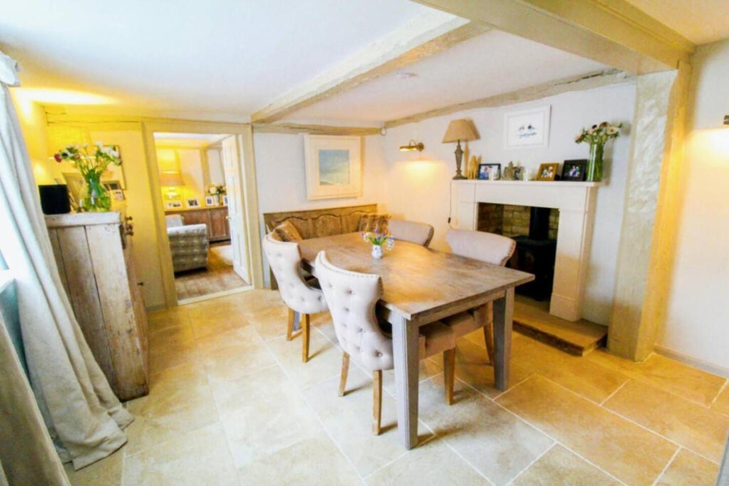 Elegant Oak Beamed House In Pretty Village - Cambridge Homehost Buckden  Exteriér fotografie