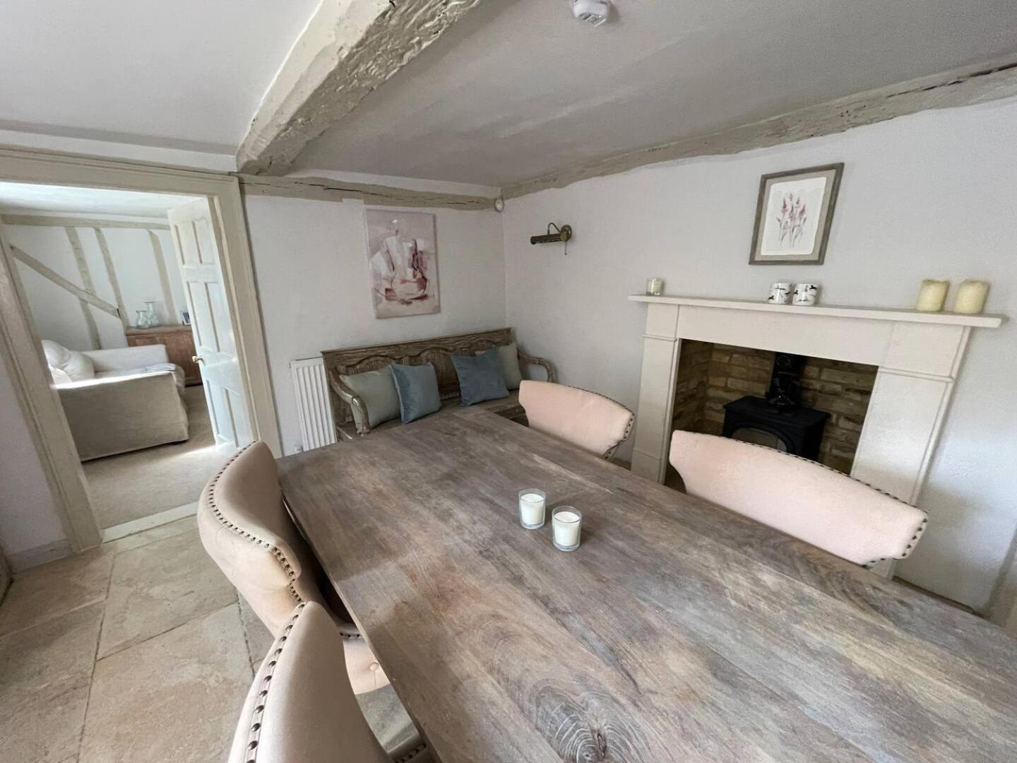 Elegant Oak Beamed House In Pretty Village - Cambridge Homehost Buckden  Exteriér fotografie