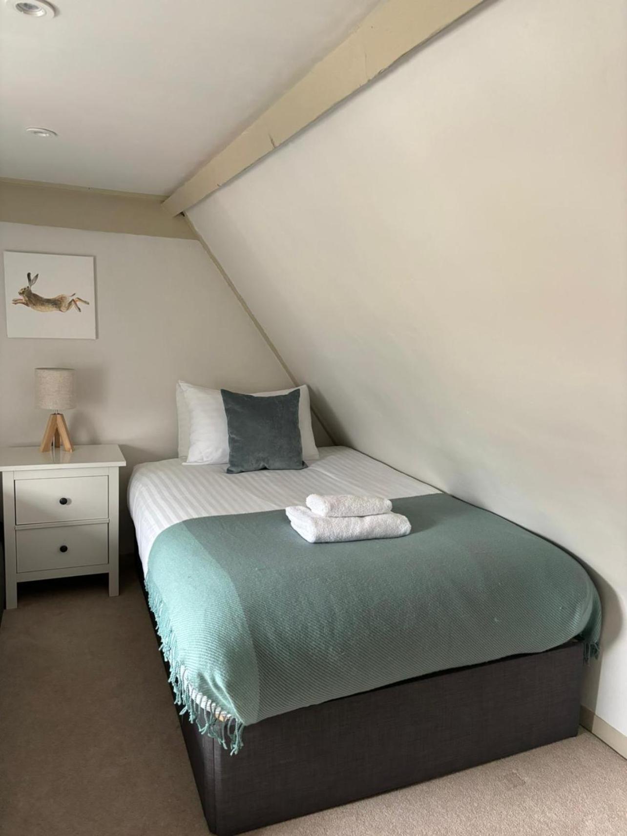 Elegant Oak Beamed House In Pretty Village - Cambridge Homehost Buckden  Exteriér fotografie